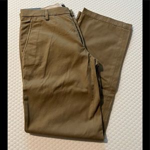 NWT Banana Republic relaxed fit chino